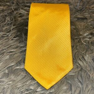 Brooks Brothers Yellow 100% Silk Men's Necktie